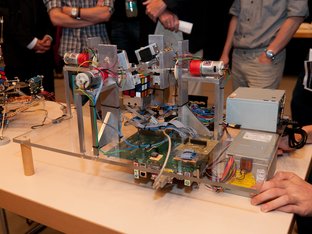 Zauberwürfel Roboter 2011